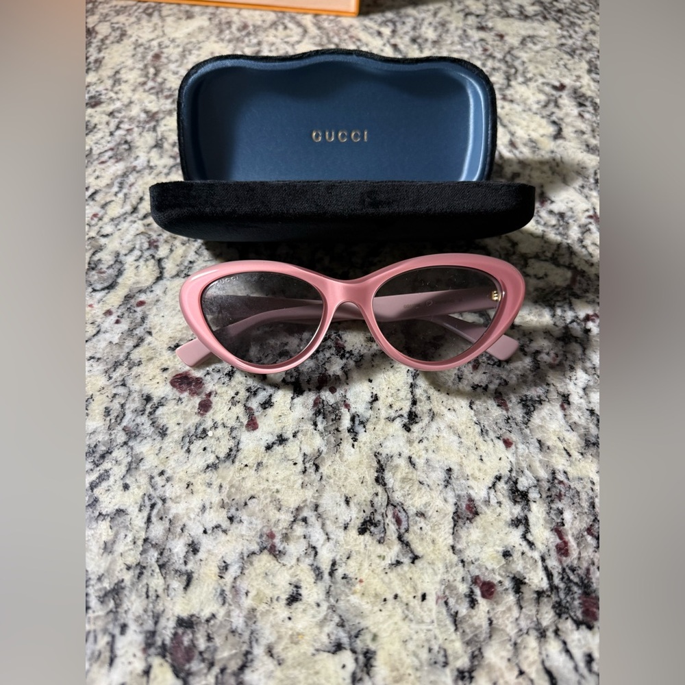 GUCCI Cat Eye Sunglasses